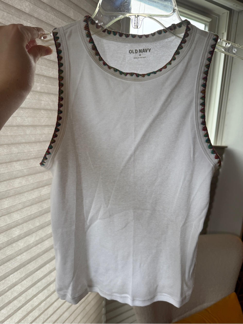 White Ribbed Tank with Rainbow Scallop Trim Sz Xs basics casual babydoll tee